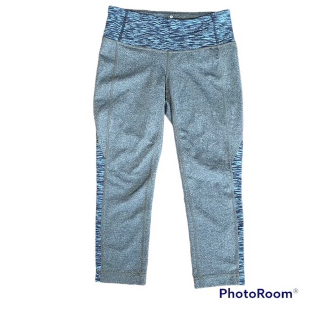 Athleta Gray Capri tights with Multi blue stripe pattern accents. size XS EUC